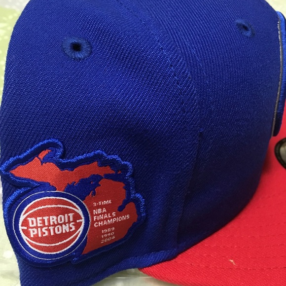 Detroit Pistons memorabilia - Picture 3 of 3